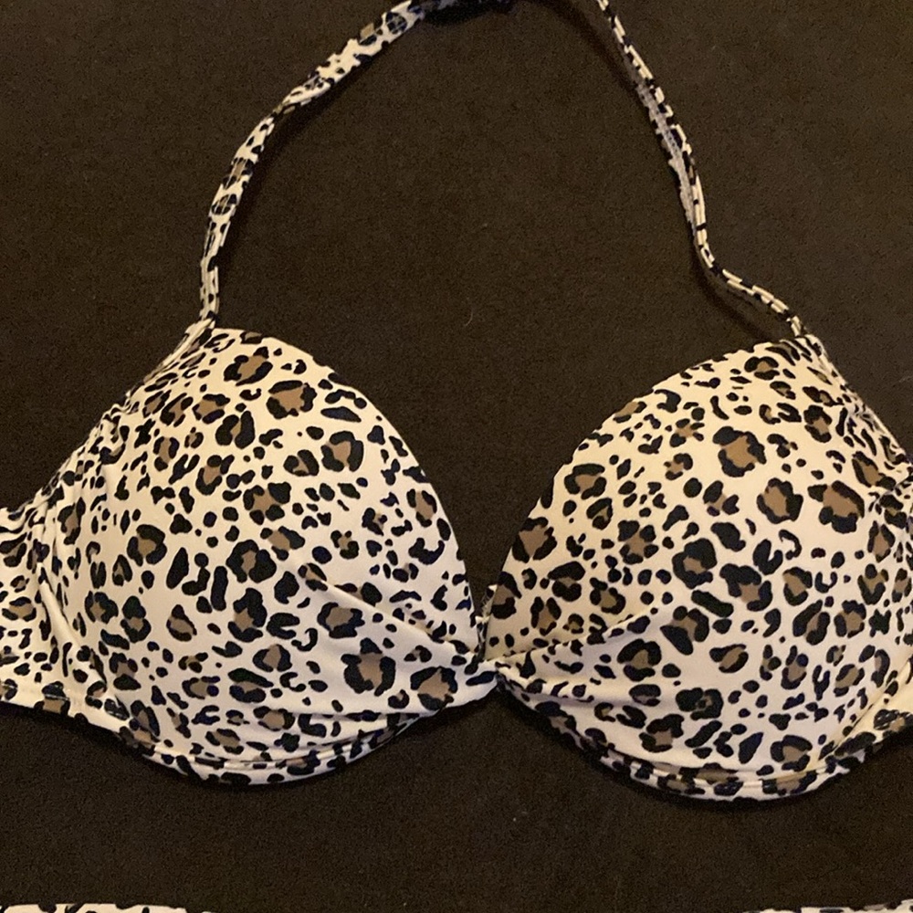 👙Bikini top leopard print